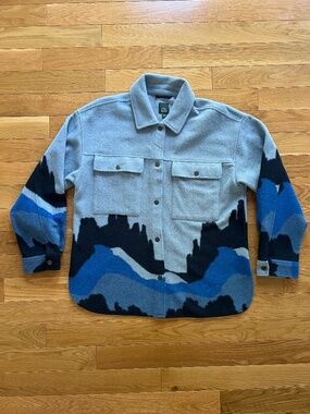Wild Fable Blue Fleece Mountain Graphic Utility Shacket (XL)